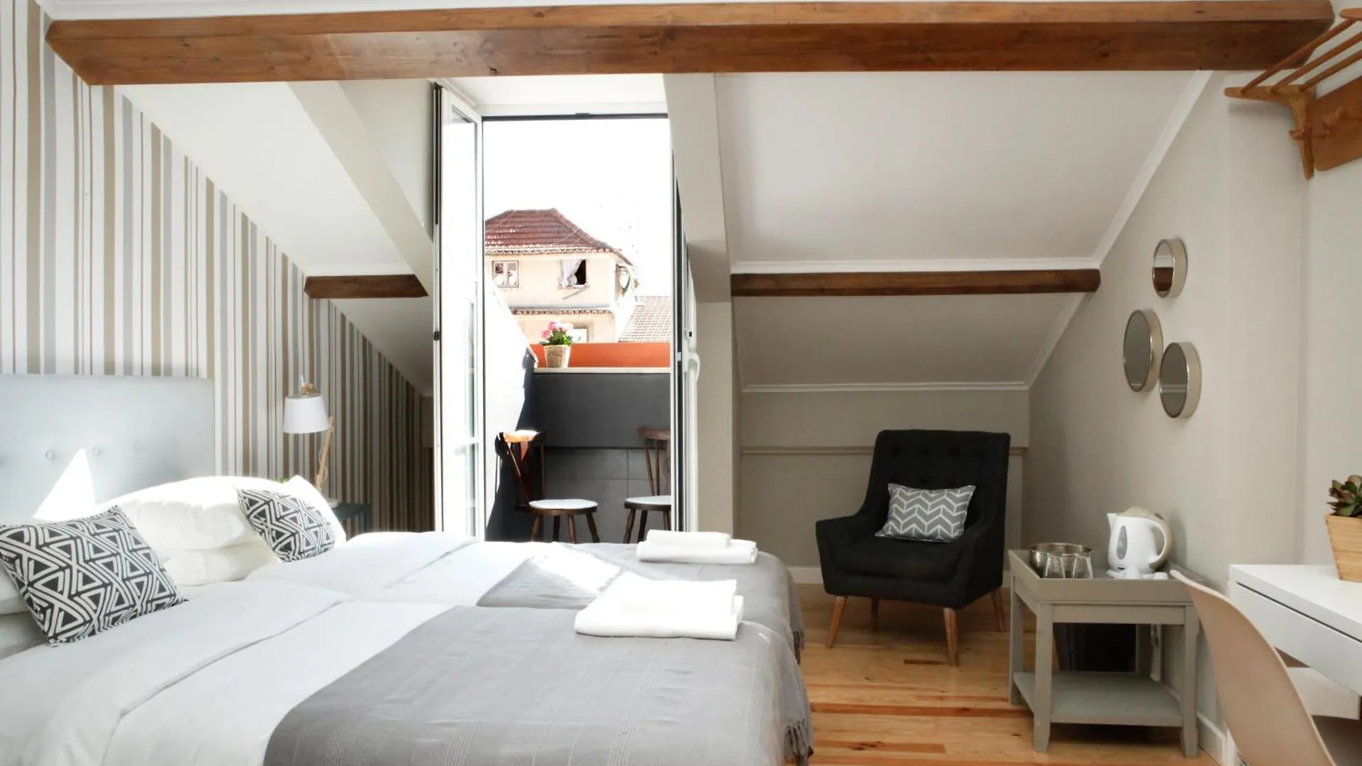 Bed & Breakfast Flores Guest House Lisbon