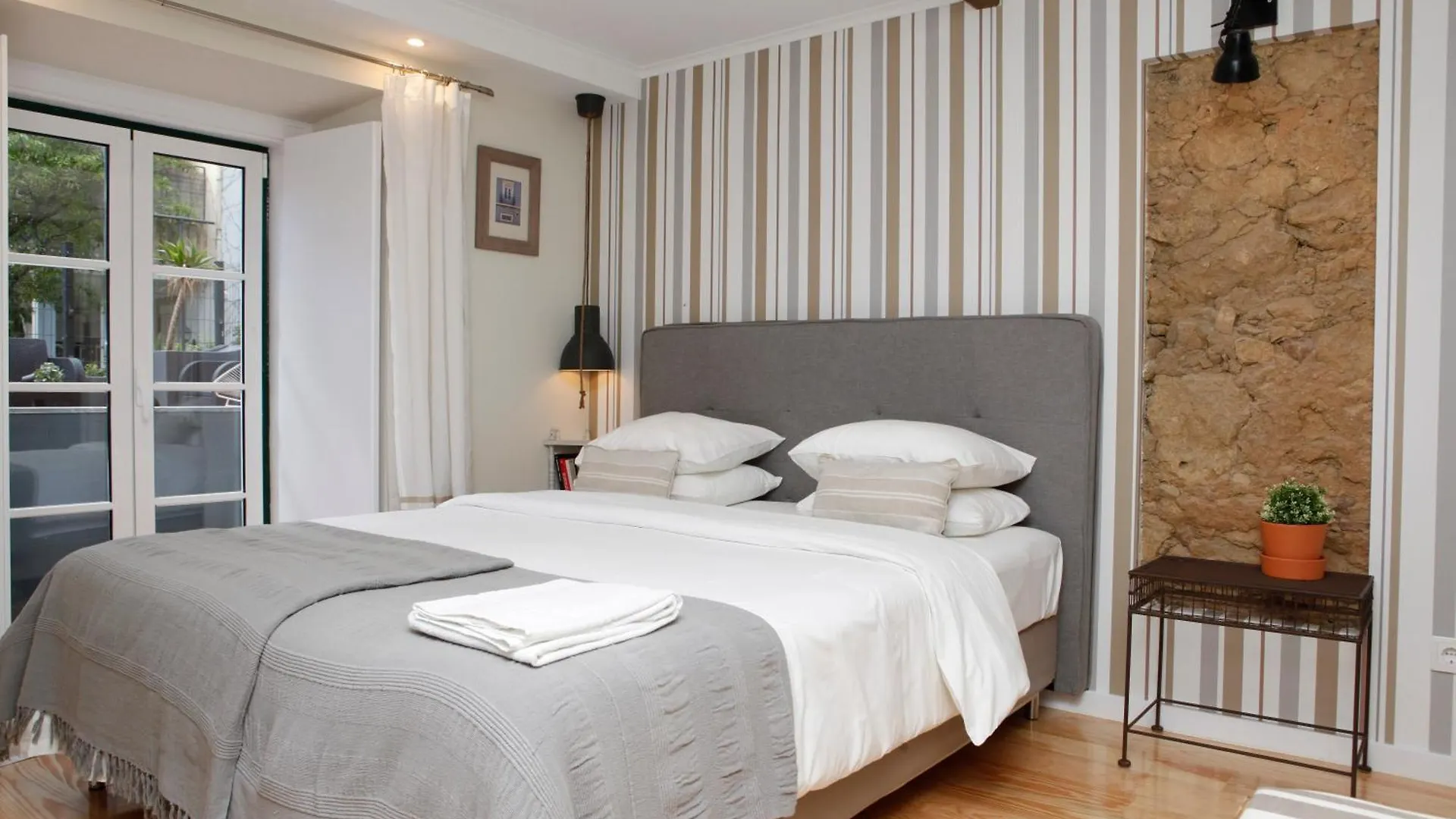Flores Guest House Lisboa 4*,